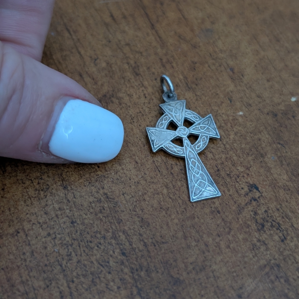 Intricate Silver Cross Pendant - Picture 3 of 3